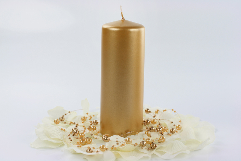 Świeca klubowa metalizowana złota – widok z boku