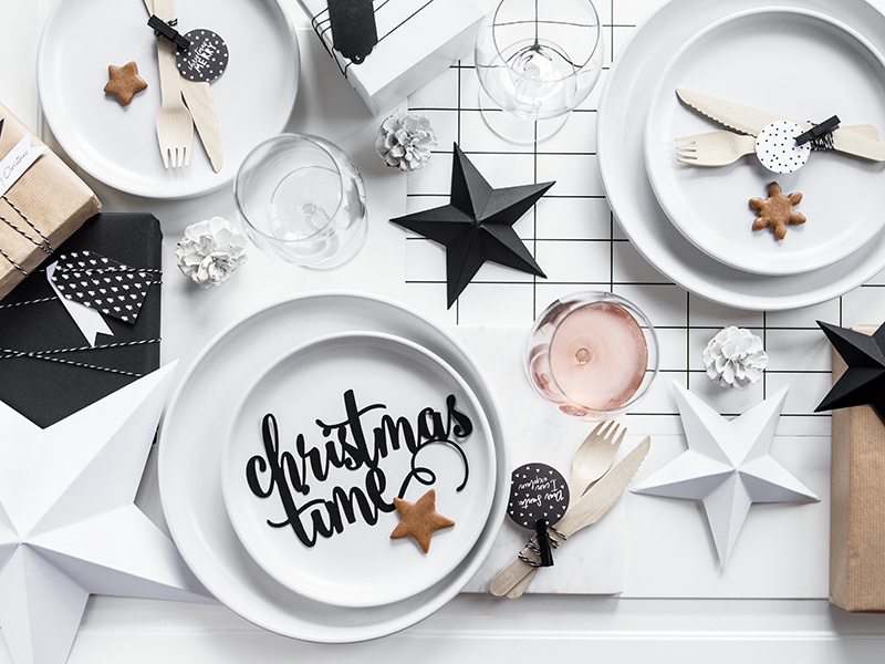 Dekoracyjne białe gwiazdy z bezpiecznych materiałów