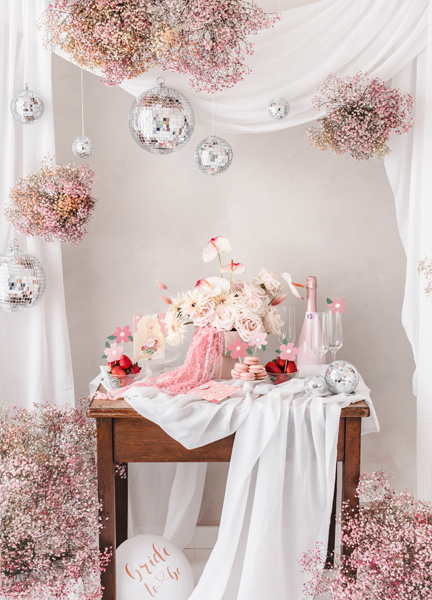 Prezentacja kartki i pina w zestawie