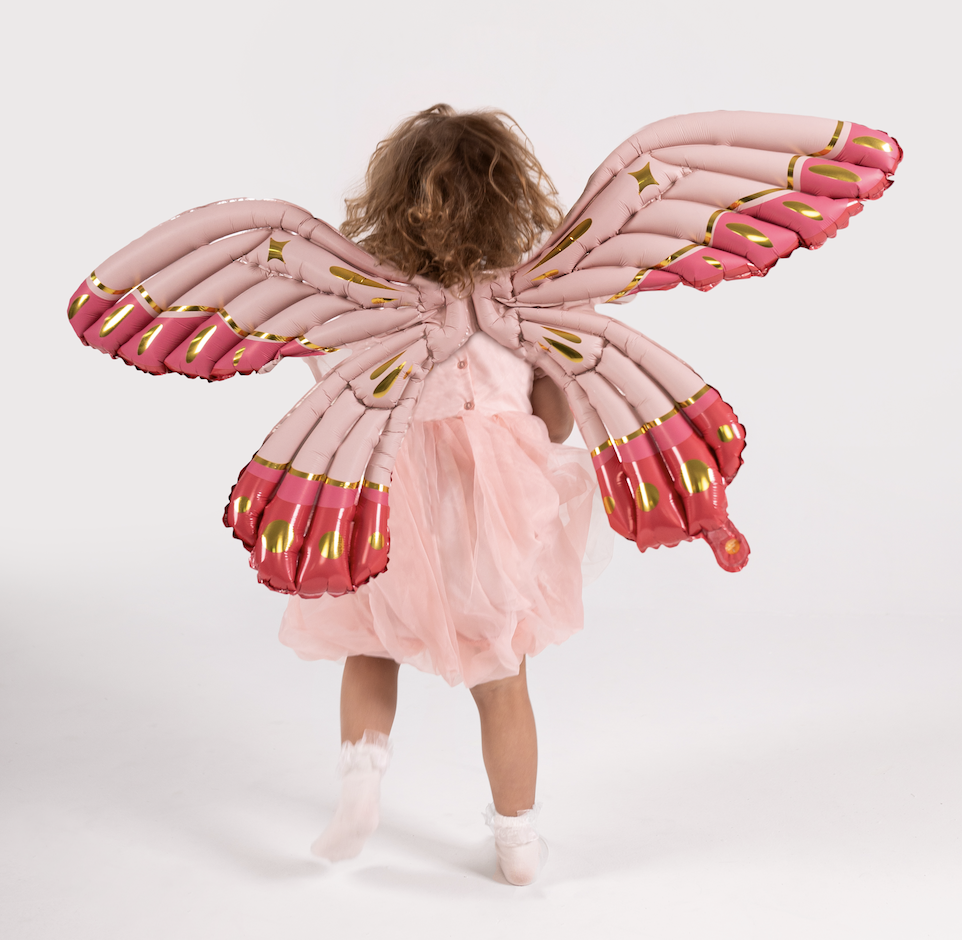 Balon foliowy Skrzydła Motyla różowe matowe - zbliżenie na materiał