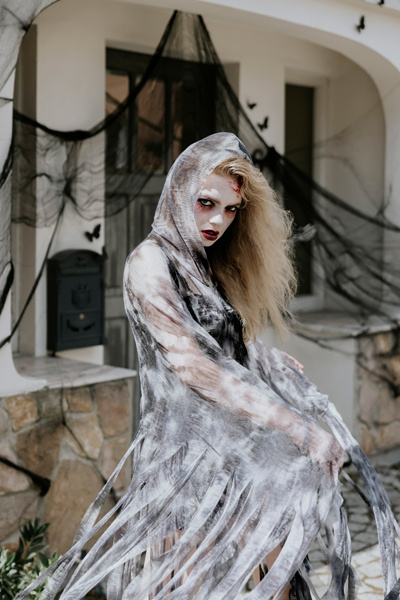 Strój Zombie czarno-szary L-XL – widok z boku