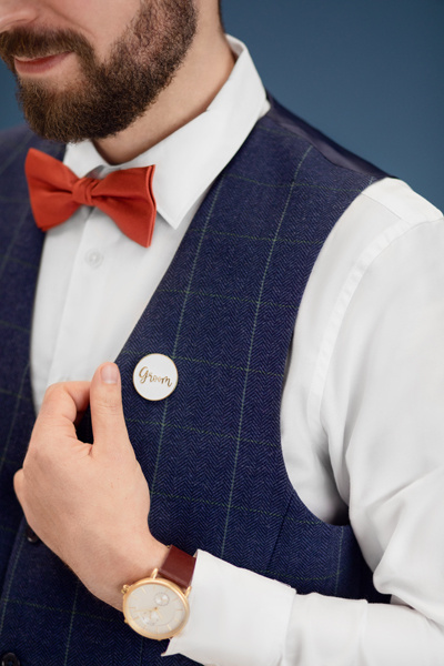 Kartka z pinem Groom – prezentacja produktu
