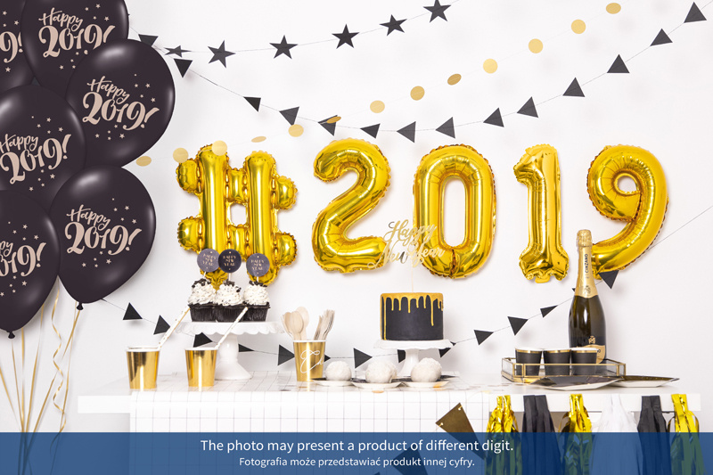 Złoty balon Cyfra 8 z folii – zbliżenie