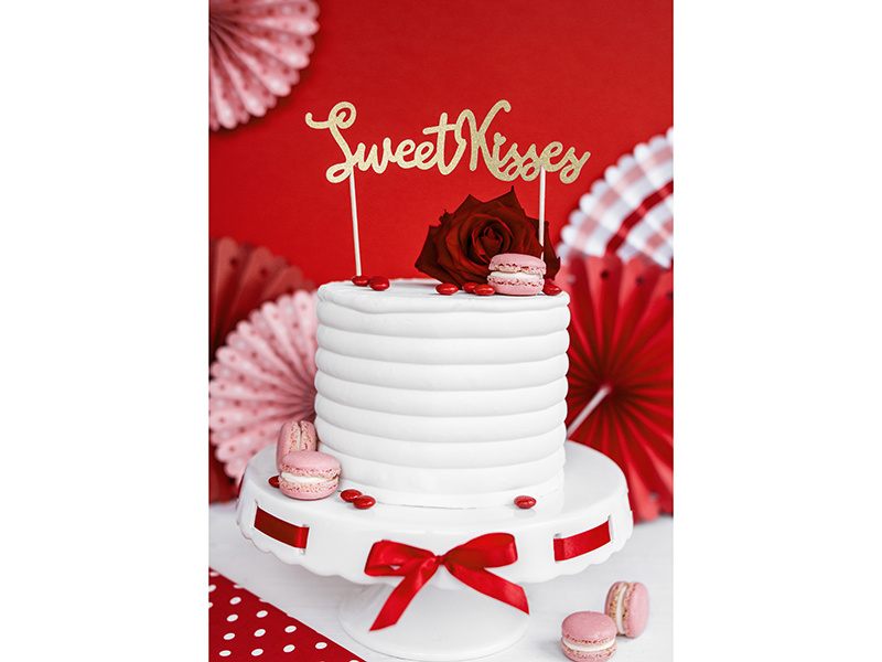Topper na tort Sweet Love - Sweet Kisses na torcie