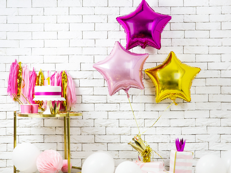 Balon foliowy Gwiazdka 48cm ciemny różowy - aranżacja