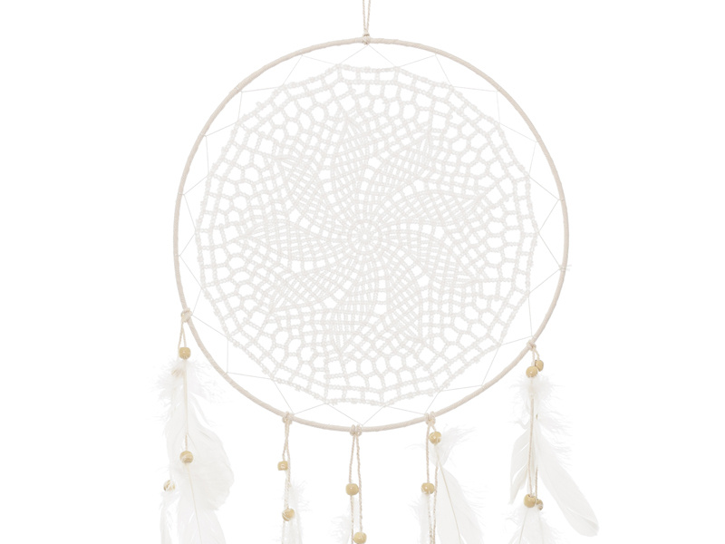 Detal łapacza snów z piórkami
