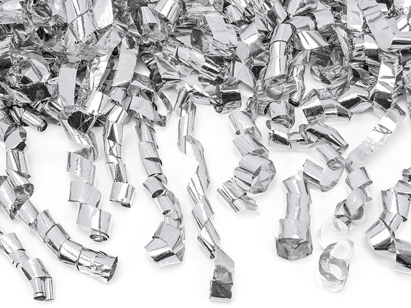 Tuba z serpentynami srebrny 80cm – serpentyny w ruchu