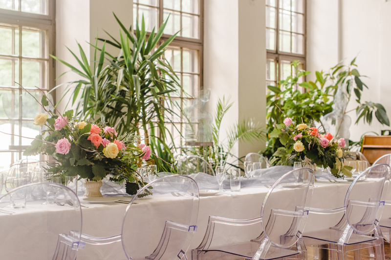 Obrus dekoracyjny na dużym stole