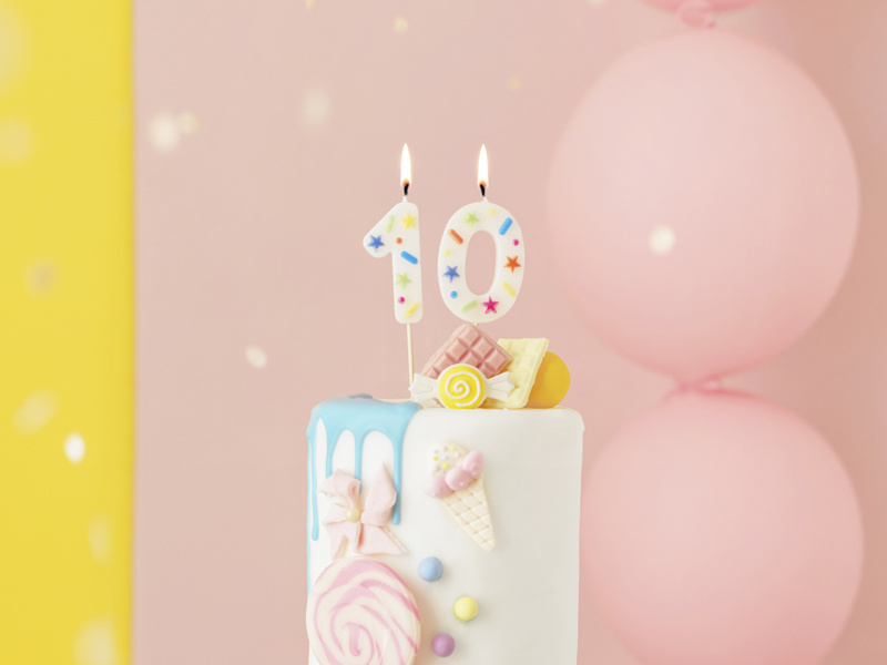 Świeczka urodzinowa Cyfra 0 biała konfetti na patyczku