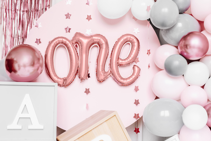 Balon One na pierwsze urodziny