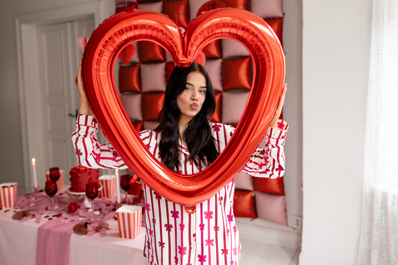 Balon foliowy Serce ramka czerwony - zdjęcie 3