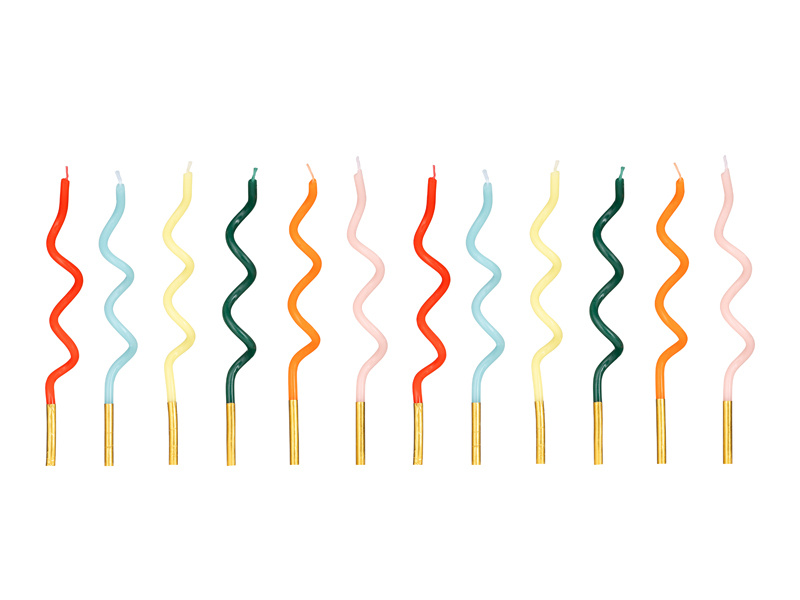 Zestaw 12 świeczek urodzinowych zakręconych Tęcza