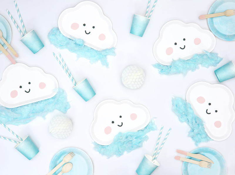 Słomki papierowe jasnoniebieskie w opakowaniu