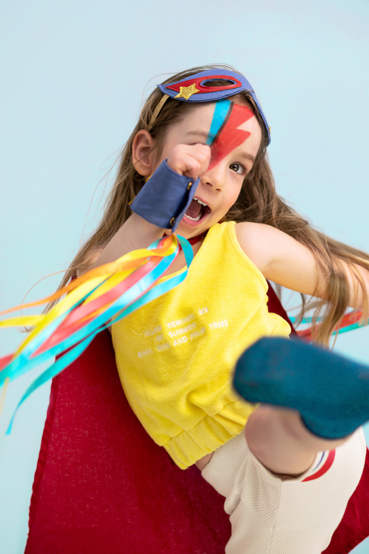 Aplikacja kredek do twarzy