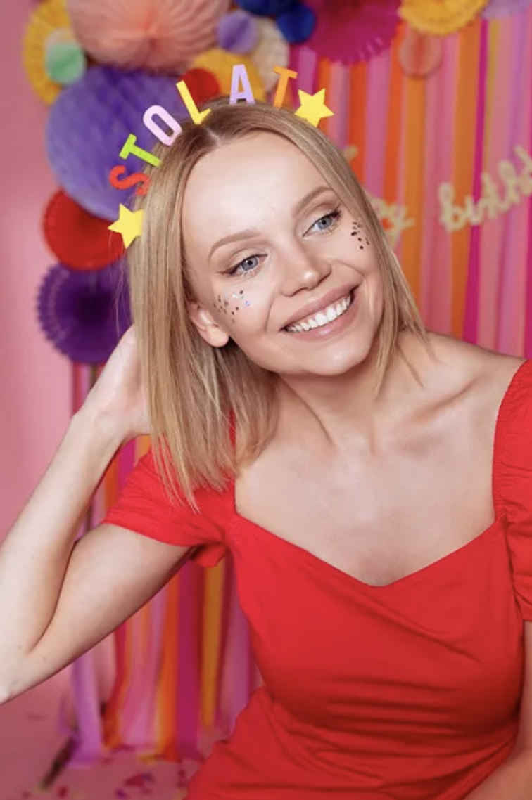 Opaska Sto Lat na imprezę