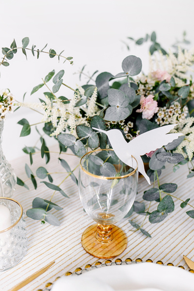 Organza z nadrukiem – detale i struktura materiału