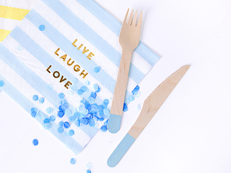 Drewniane sztućce – detale i kolorystyka