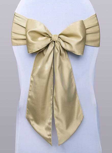 Dekoracyjne szarfy na krzesło jasnozłote – zbliżenie