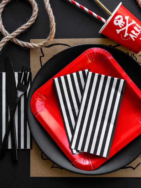 Serwetki Paski czarny 33 x 33cm – serwowanie na stole