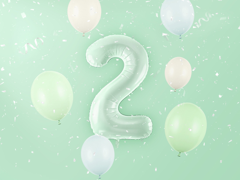 Balon foliowy cyfra 2 z bliska