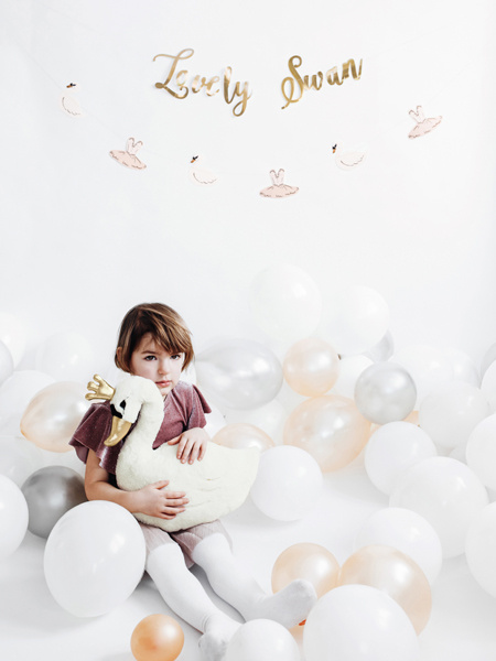 Balony Strong 23cm Pastel Pure White – białe balony w aranżacji
