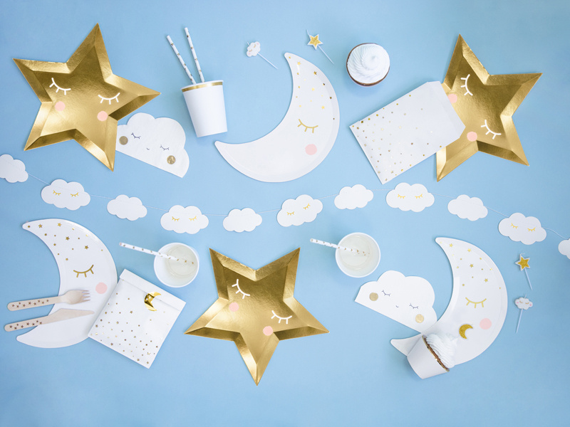 Zbliżenie na elementy girlandy Little Star Chmurki