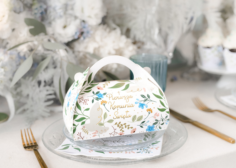 Pudełka na ciasto w różnych kolorach