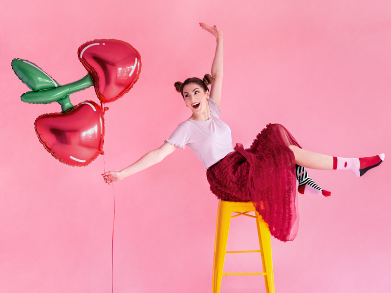 Balon foliowy Wiśnie 88x73cm - przykład dekoracji na imprezie