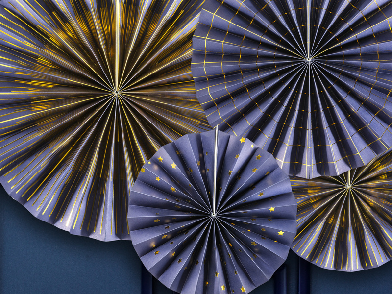 Rozety papierowe granatowe – montaż