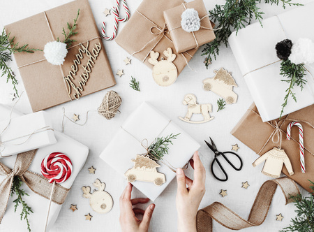 Zawieszki dekoracyjne Święta, mix (1 op. / 10 szt.)