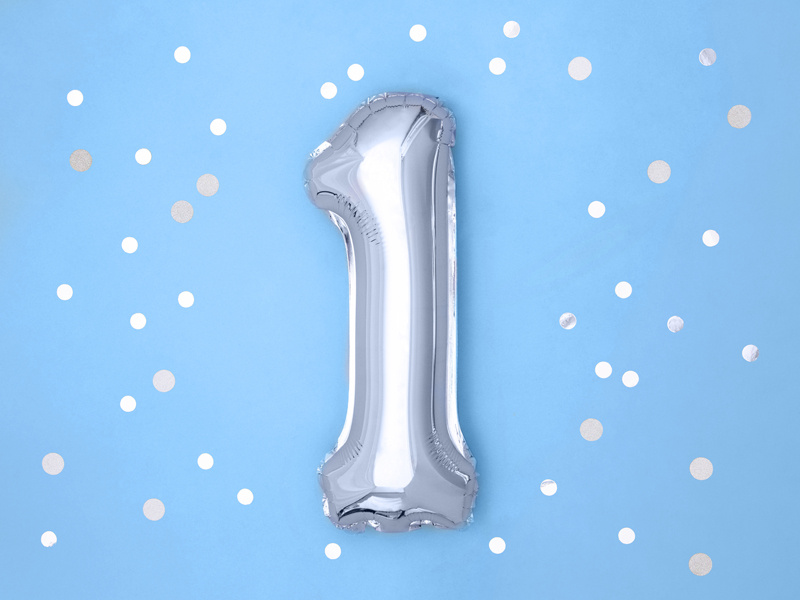 Srebrny balon cyfra 1 – detale