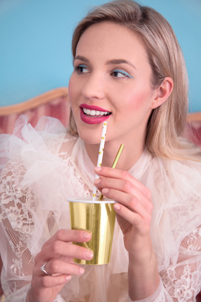 Słomki papierowe złote serca 19.5 cm – detale produktu