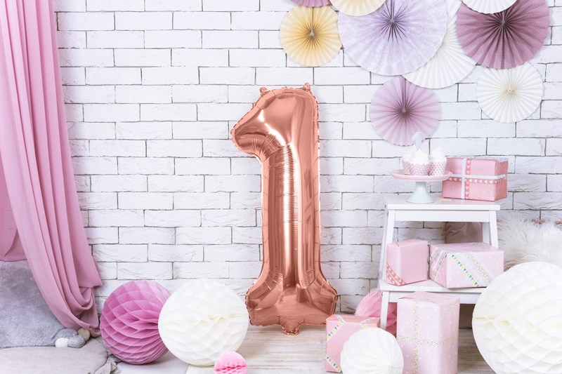 Balon cyfra 1 różowe złoto 86 cm z bliska