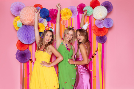 Rozety dekoracyjne, lawenda, 20-30cm (1 op. / 3 szt.)