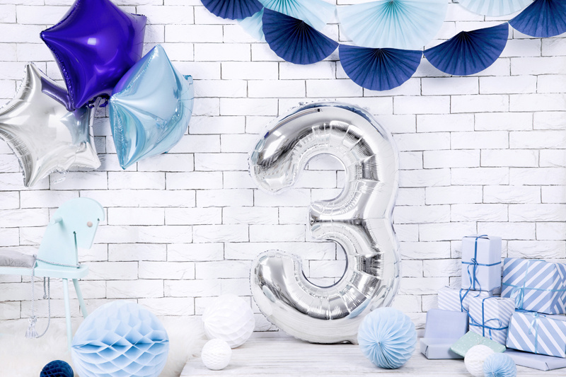 Balon foliowy cyfra 3 srebrny – detale