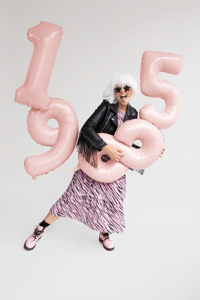 Peruka Kleopatra biała - widok z tyłu