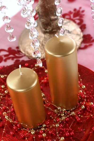 Świeca klubowa metalizowana złota – prezentacja w opakowaniu