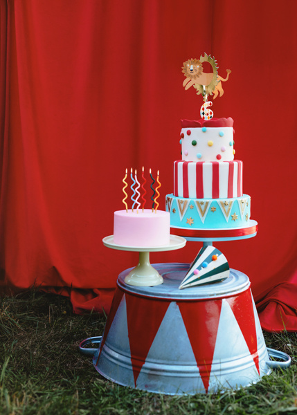 Topper Lew na tort kolorowy 16x16 cm