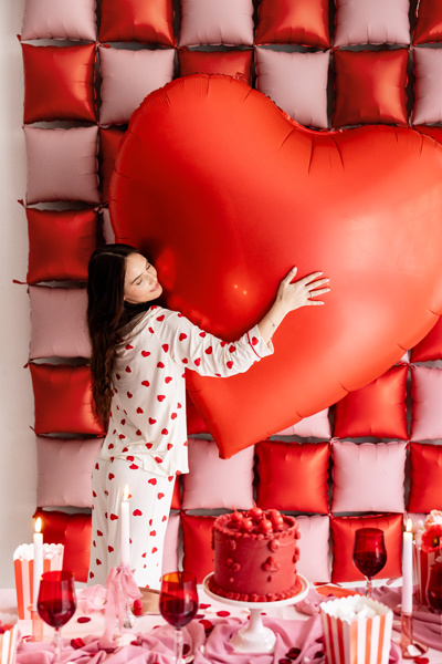 Detal balonu foliowego Serce XXL czerwony