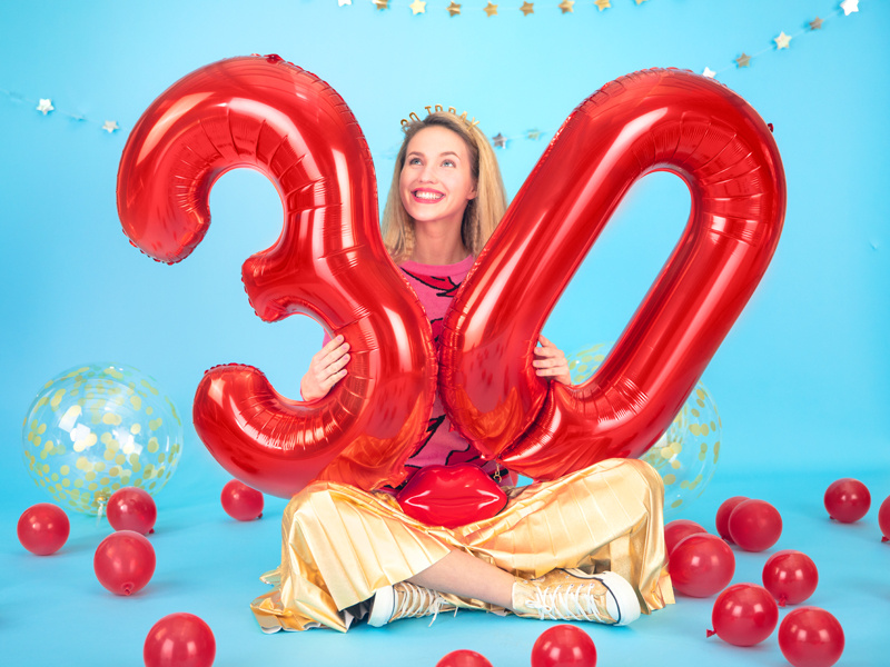 Balon foliowy cyfra 7 czerwony z tyłu