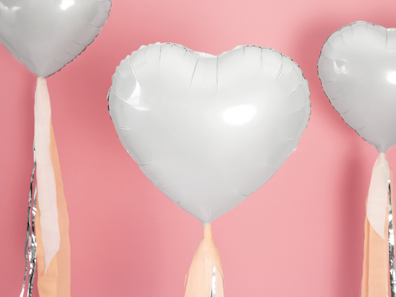 Balon foliowy serce biały 45 cm zbliżenie