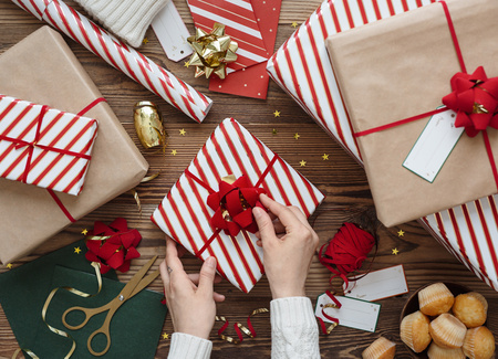 Zestaw welurowych wstążek i rozetek, czerwony, mix (1 op. / 3 szt.)