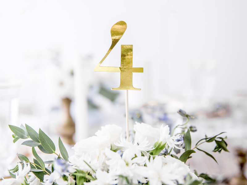 Numery na stół z papieru lustrzanego – połysk i elegancja
