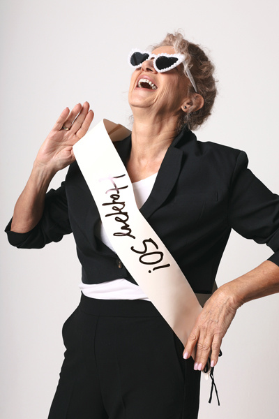 Szarfa Happy 50 krem z czarną wstążką