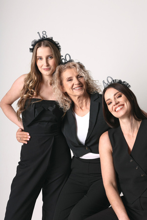 Opaska ''18'' z falbanką i perełkami