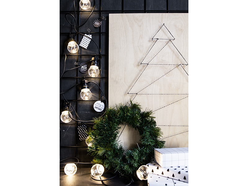 Lampki dekoracyjne LED czarny 5m – zbliżenie na żarówki