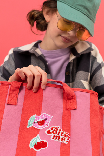 Trwałe naprasowanki Bite me do odzieży i akcesoriów