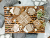 Drewniany napis Kids table, biały, 38x10cm
