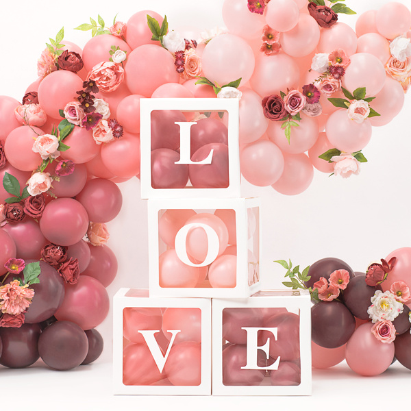 Białe pudełka z napisem LOVE - dekoracja ślubna i eventowa
