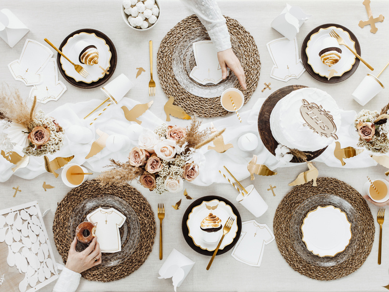 Serwetki Alba Komunijna – kompozycja z dekoracjami